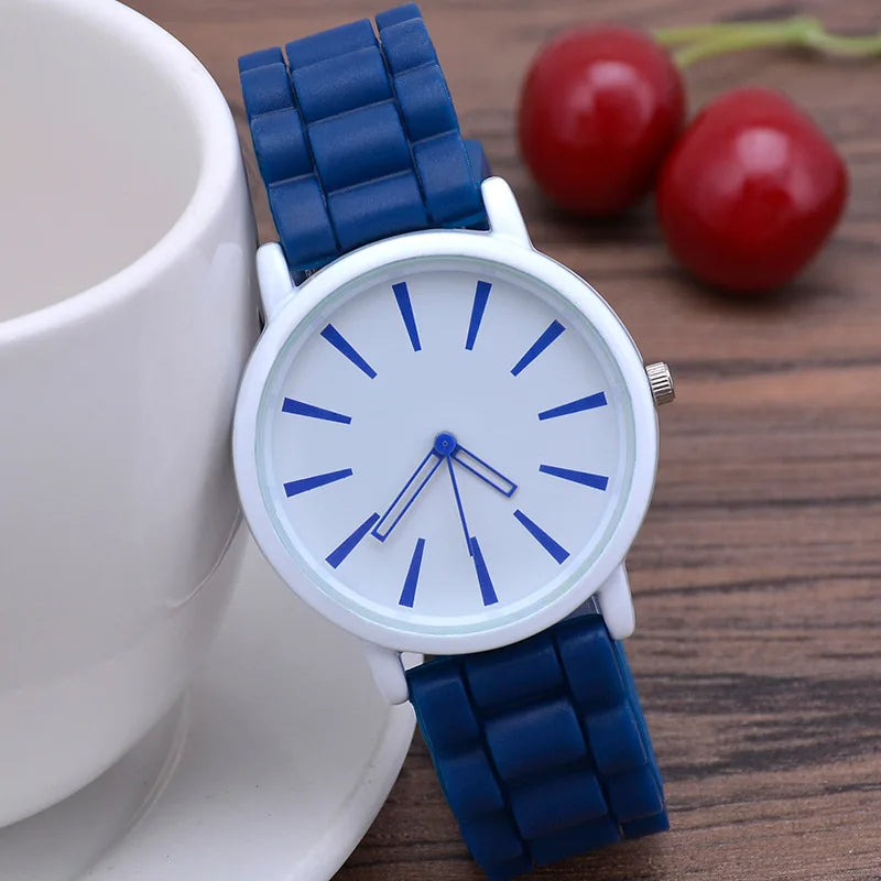 Zara - Modern horloge met minimalistische wijzerplaat en comfortabele band