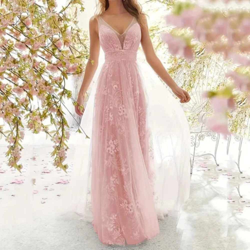 Lena – Elegante lange jurk met diepe V-hals en hoog geplooide tailledetail