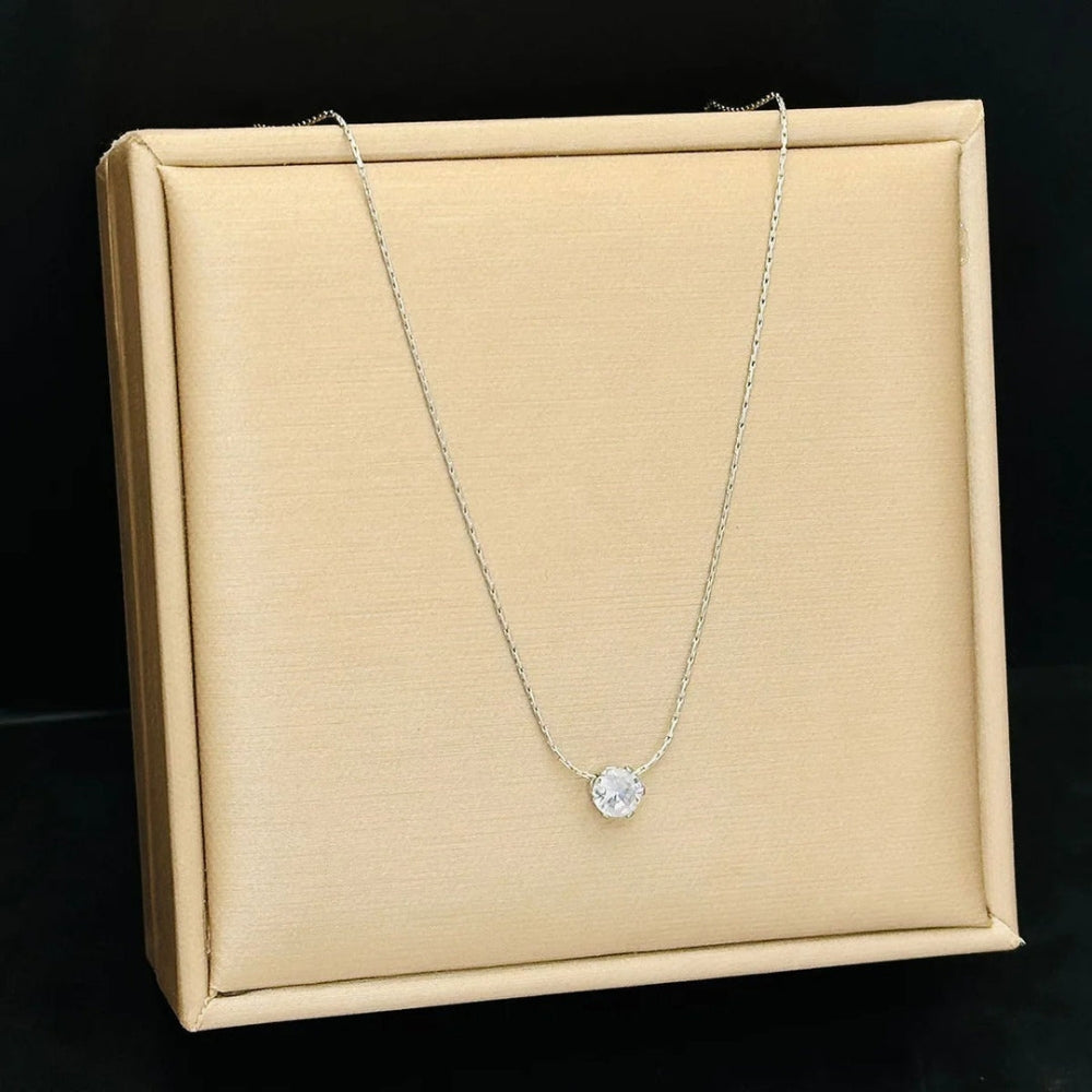 Grace – Elegante hangerketting met mini rond detail en fijn gepolijste afwerking