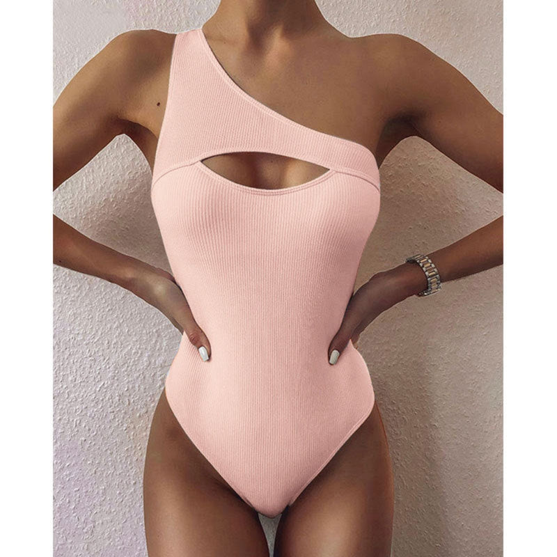 Maria – Elegant badpak met één schouder open voorkant en comfortabele pasvorm
