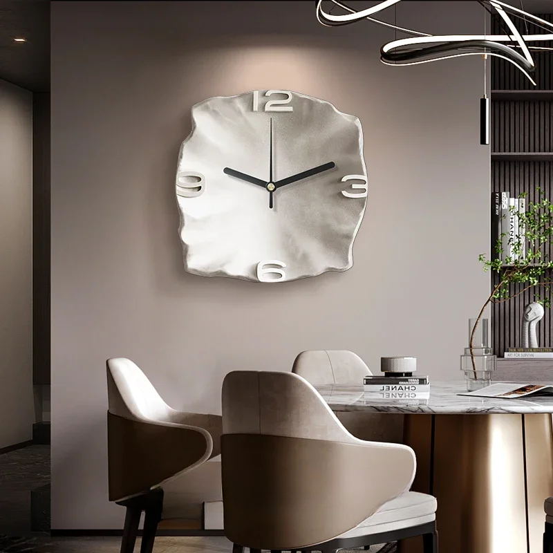 LuxClock- Wandklok met abstract ontwerp voor een elegante touch