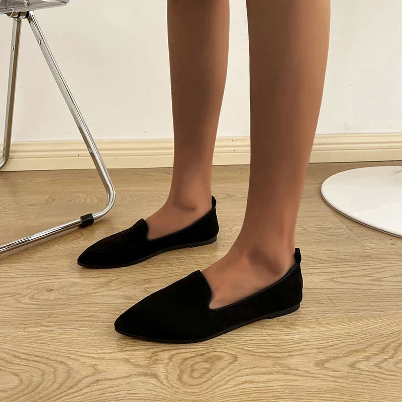 Lena - Slanke Slip-On Schoenen met Puntige Teen, Veilige Pasvorm en Platte Zool