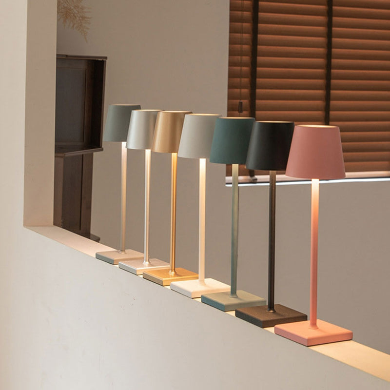 LumiGlow - Moderne draadloze tafellamp met instelbare helderheid en slank ontwerp