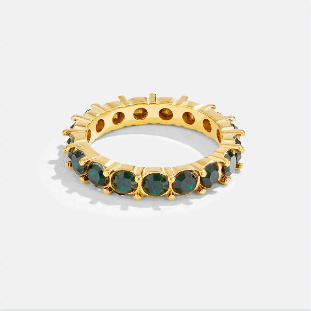 Rhea – Anillo redondo audaz con pieza resistente al agua y llamativa