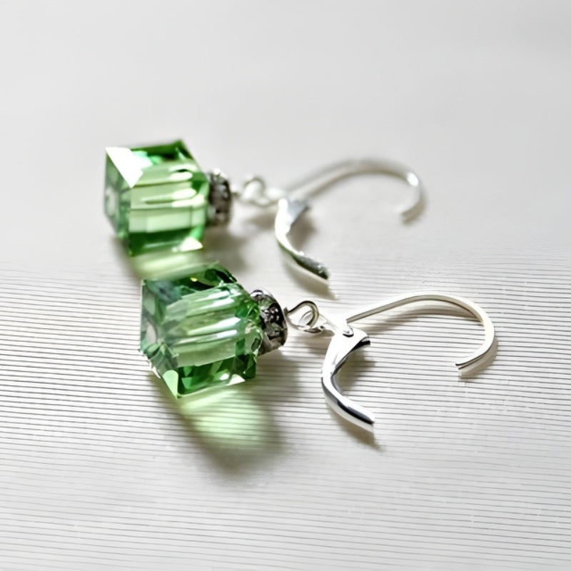 Lina - Hanger Oorbellen met Vierkant Vormige Decoratieve Accent