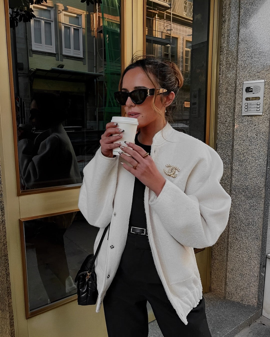Liana - Comfortabel oversized jasje met knoopsluiting voor een trendy en warme uitstralin