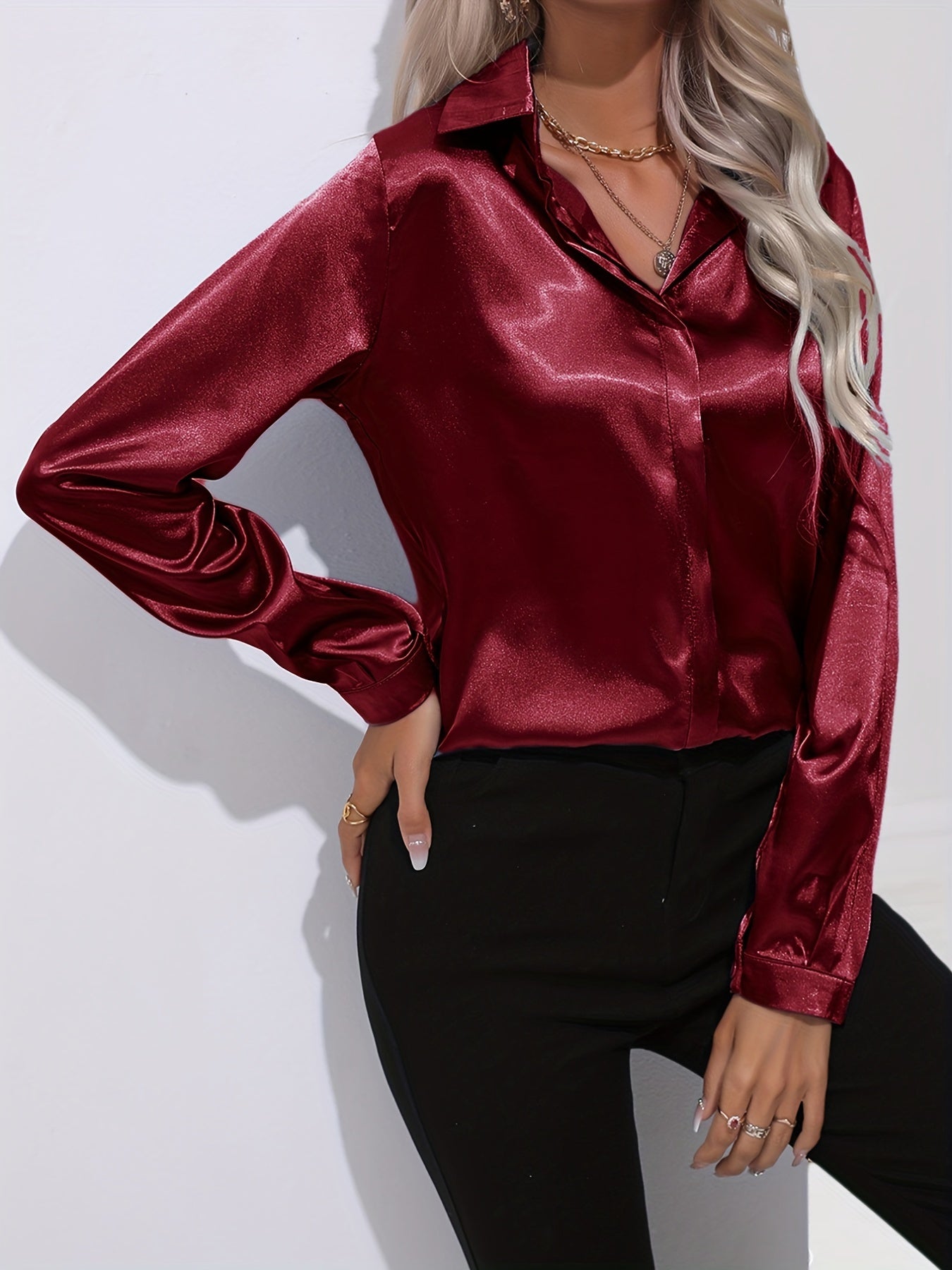 Leona - Casual Satijnen Blouse met een Verfijnde Glans