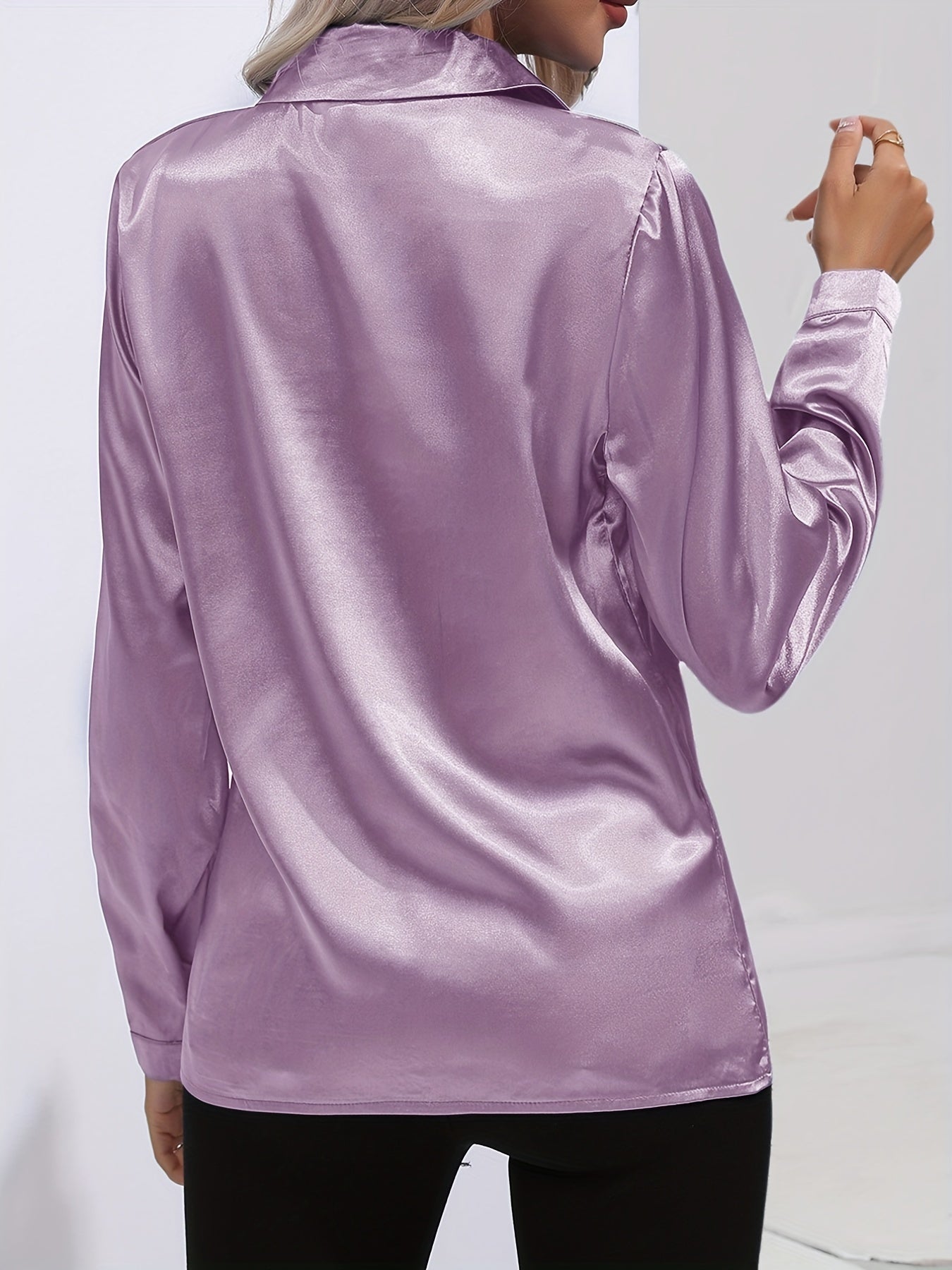 Leona - Casual Satijnen Blouse met een Verfijnde Glans