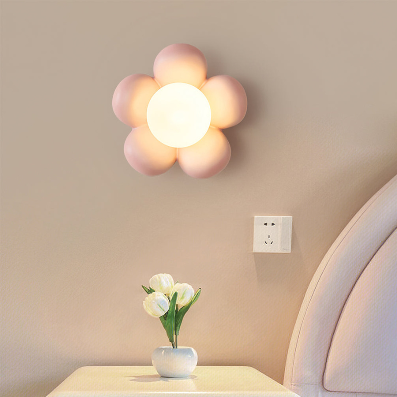 OakGlow – Houten wandlamp met glazen kap en harsafwerking