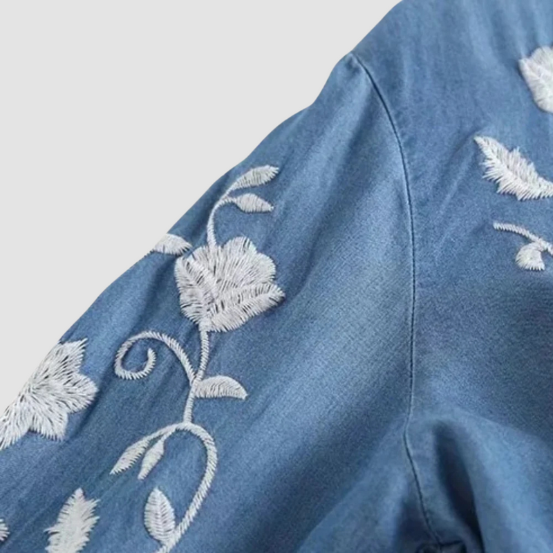 Lena – Stijlvol button-down overhemd met bloemenborduurmotief