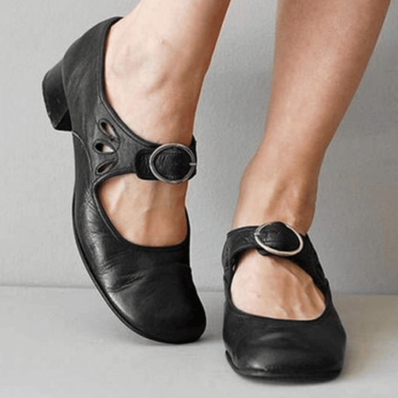 Melina - Klassieke gespschoenen met ronde voorkant en lage blokhak