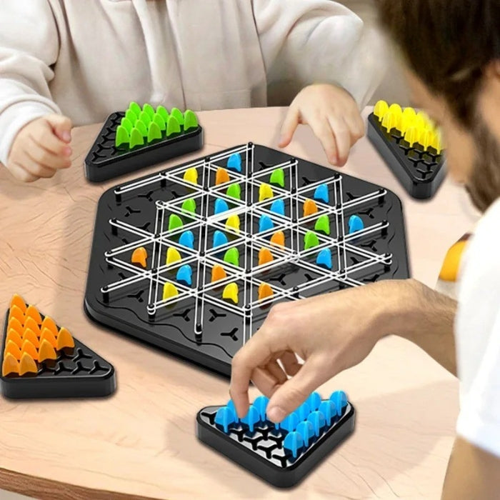 StratoPlay – Compact driehoeksstrategiebordspel met lijnvormende speelstructuur