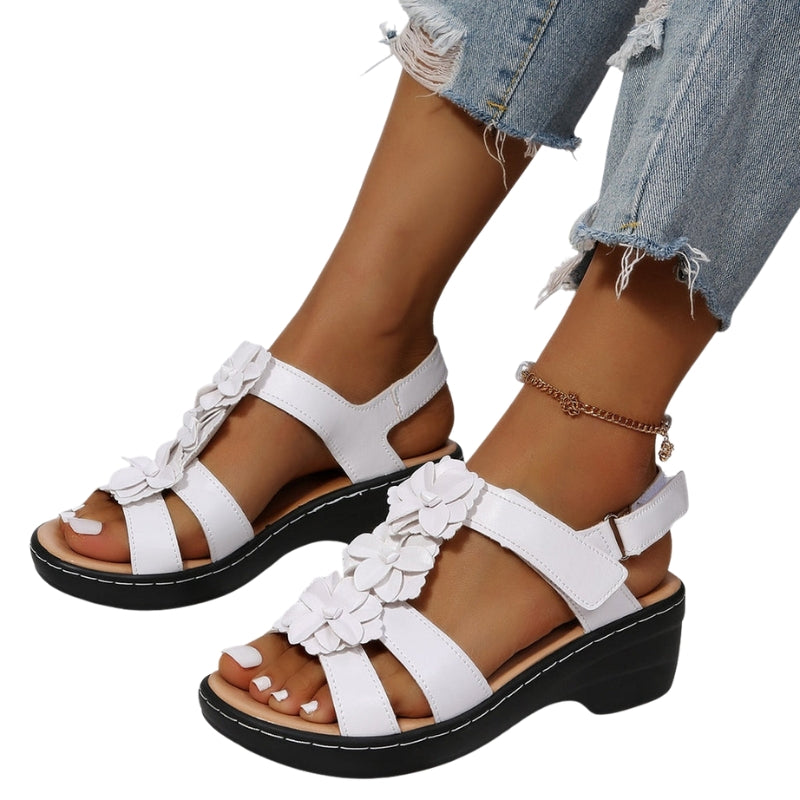 Lily – Stijlvolle Bloemen Buckle Sandalen met Open Teen