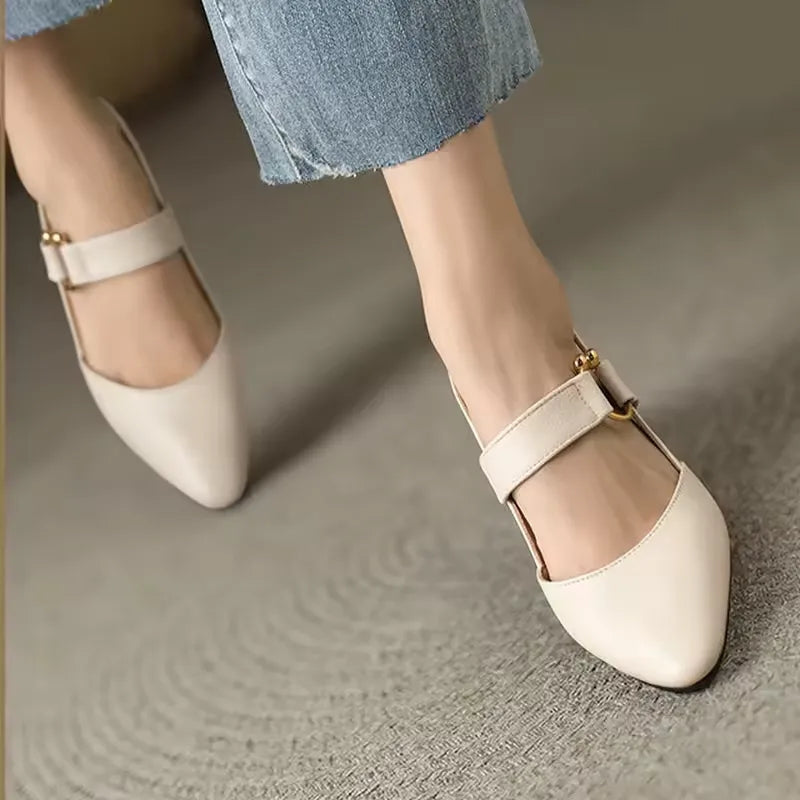 Naomi - Slingback sandalen met puntneus en blokhak