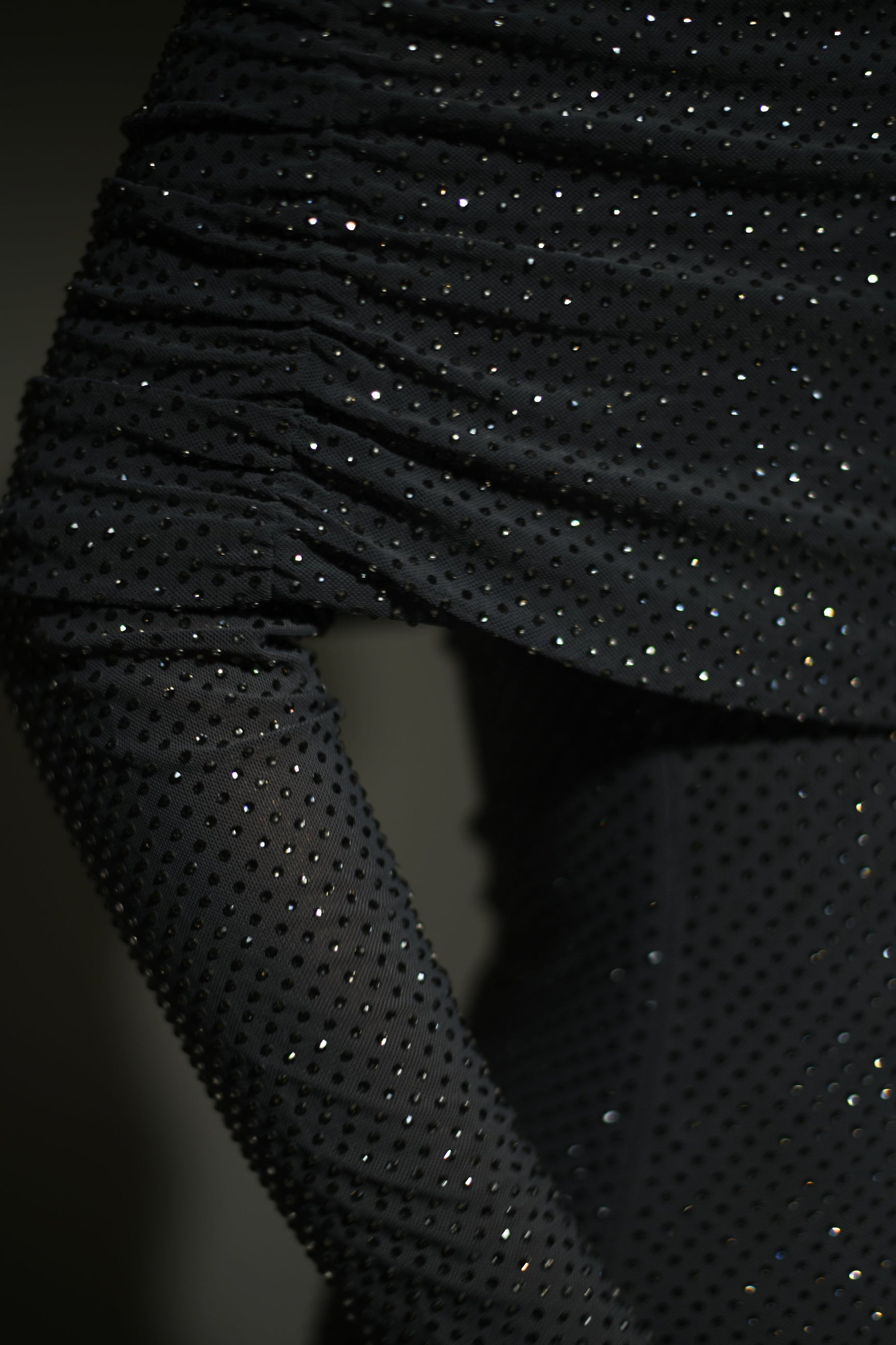 Valentina - Glamoureuze off-shoulder maxi jurk met subtiele glans