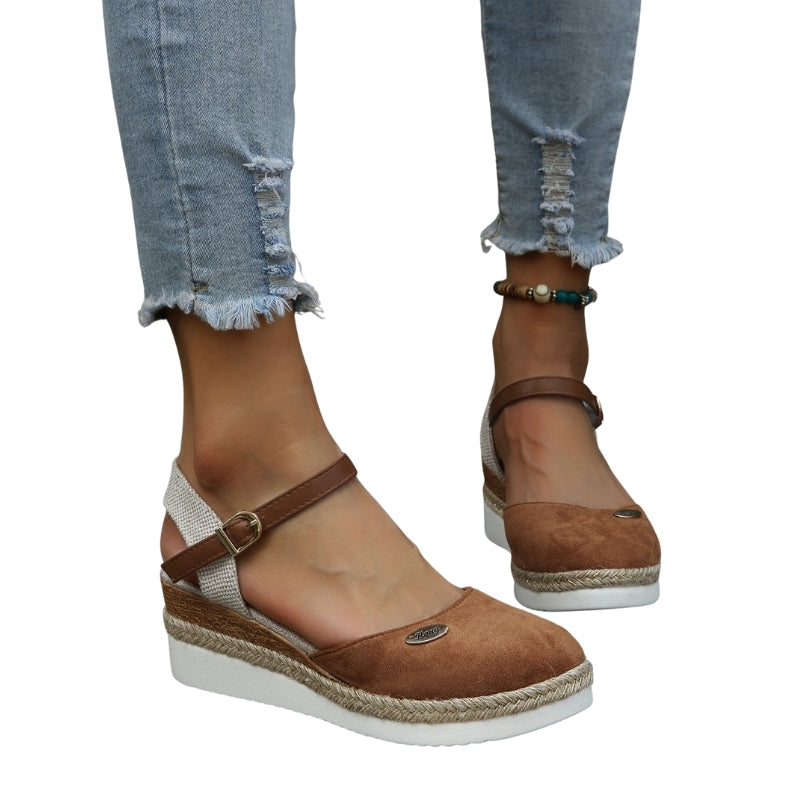 Mia - Wedge sandalen met gesloten neus en gespsluiting