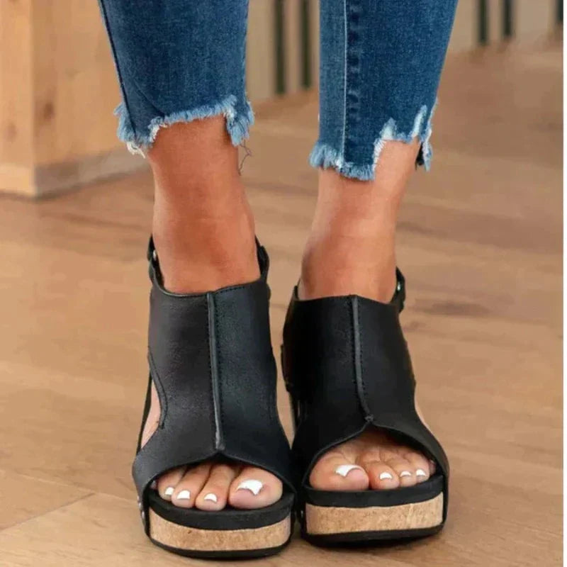 Melania - Casual sandalen met sleehak, achterband en gewatteerde zool