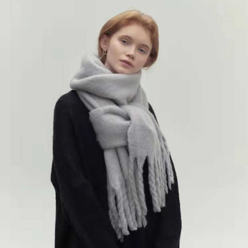 Zoe – Grote Sjaal met Decoratief Kwastjesontwerp