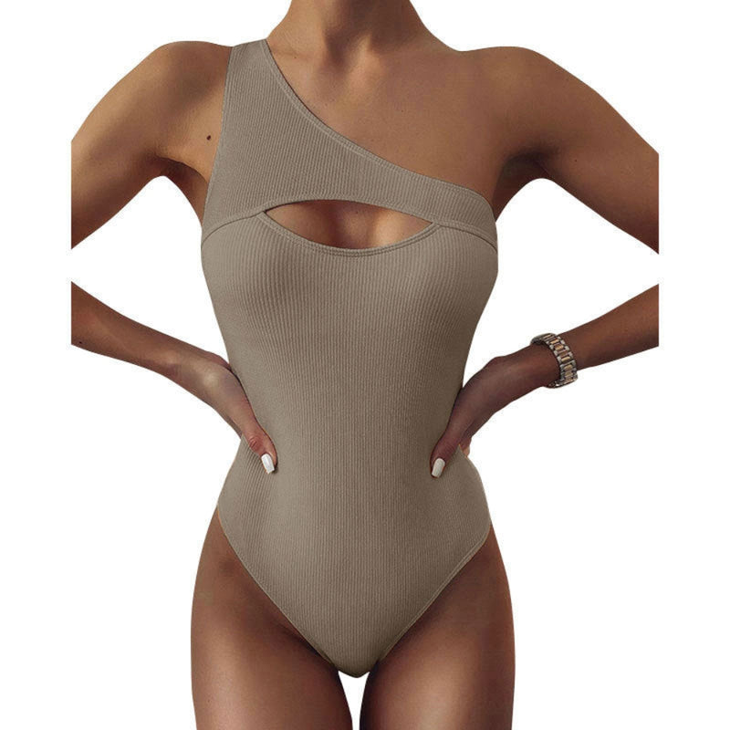 Maria – Elegant badpak met één schouder open voorkant en comfortabele pasvorm