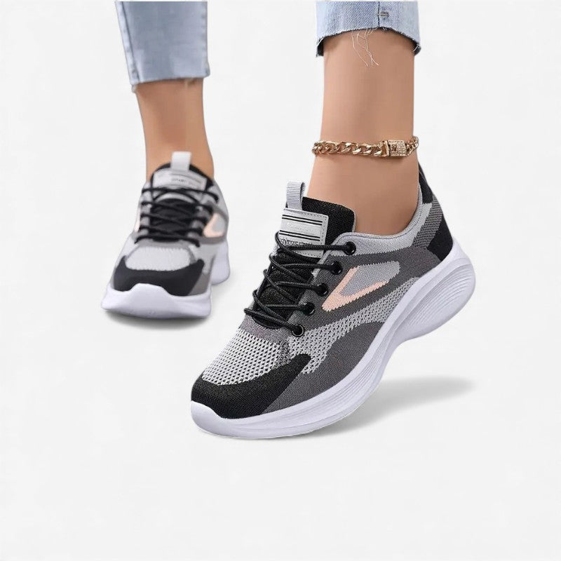 Fenna – Sneaker met ronde neus vetersluiting en antislip ontwerp