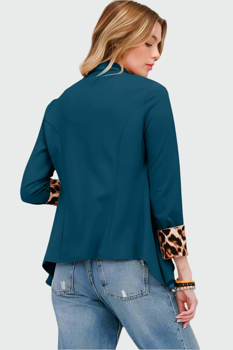 Amara - Modren open voorkant blazer met opgerolde mouwen en comfortabele pasvorm
