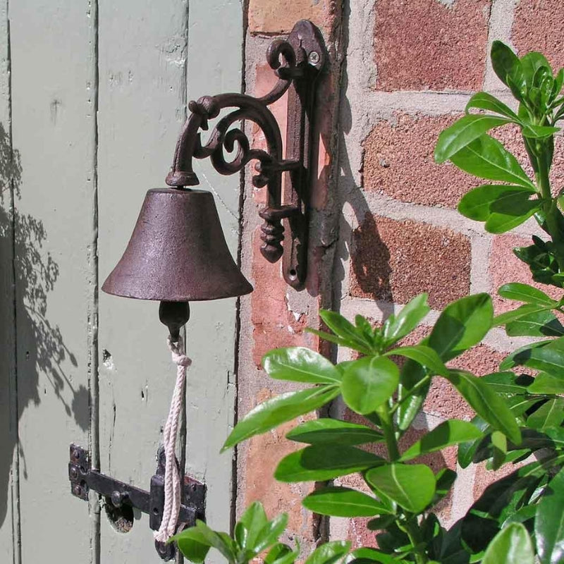 EchoCharm – Vintage-stijl voordeurbel met sierlijke details en tijdloze beltoon