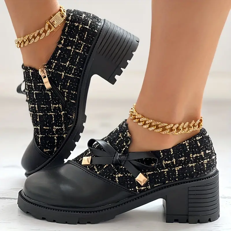 Clara – Leren Schoenen met Dikke Hak in Klassiek Design