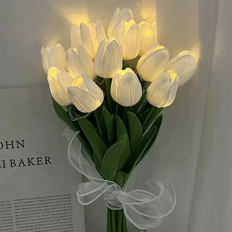 FloralGlow – Draagbare LED-tulpenlamp met bloemenmotief en zachte sfeerverlichting