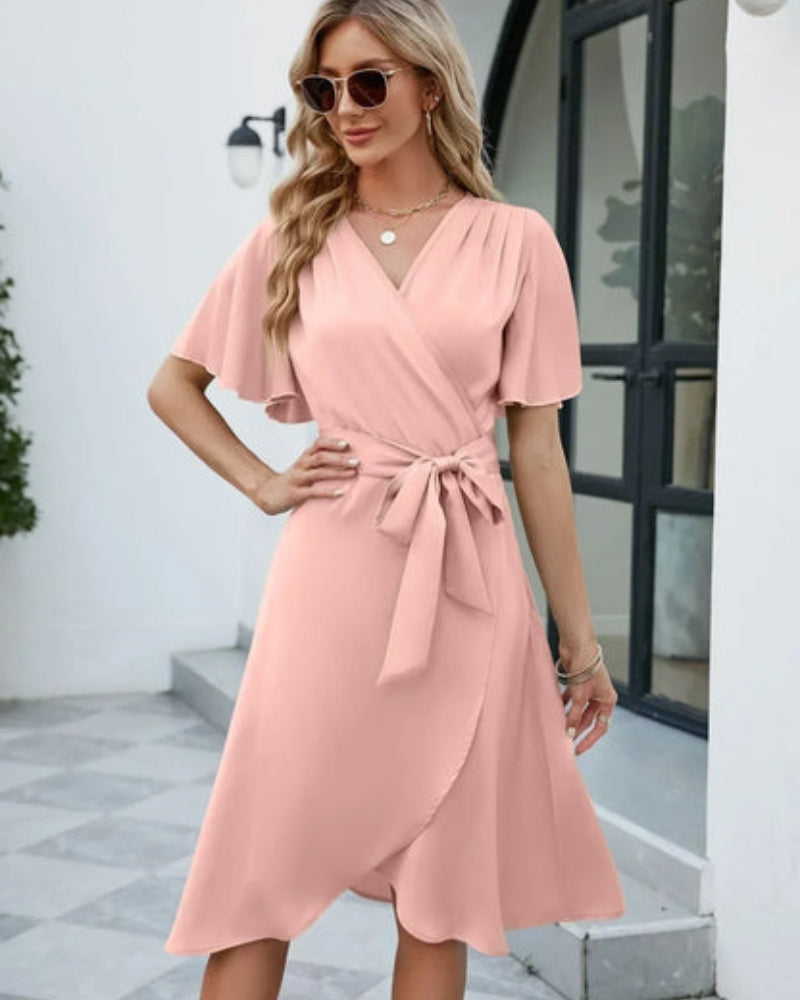 Noelia – Elegante wikkel midi jurk met korte mouwen en flatterende V-hals