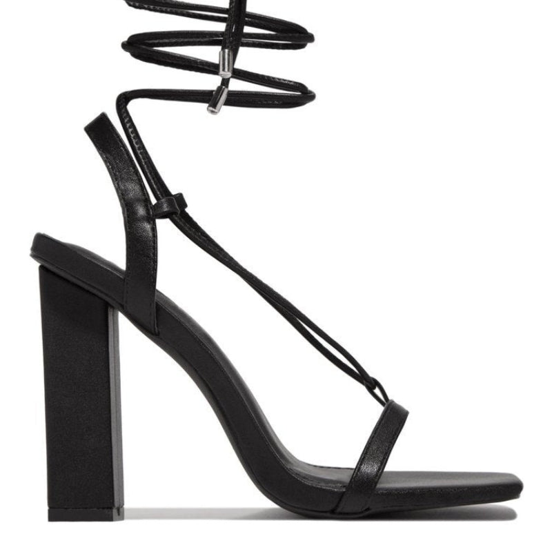 Luna – Trendy Sandalen met blokhak met verstelbare enkelsluiting en dunne bandjes