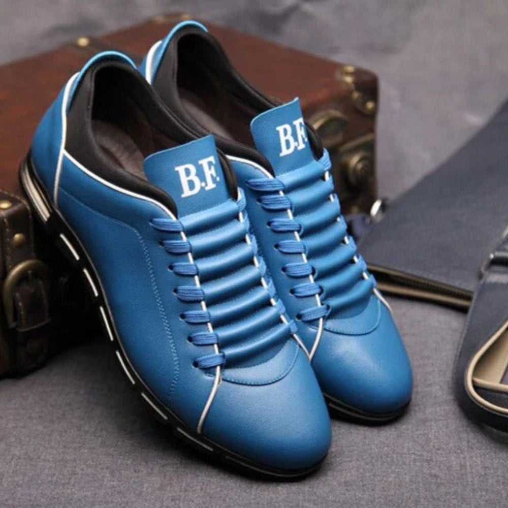 Logan – Lichtgewicht sneakers met comfortabele platte zool en gestreepte hak