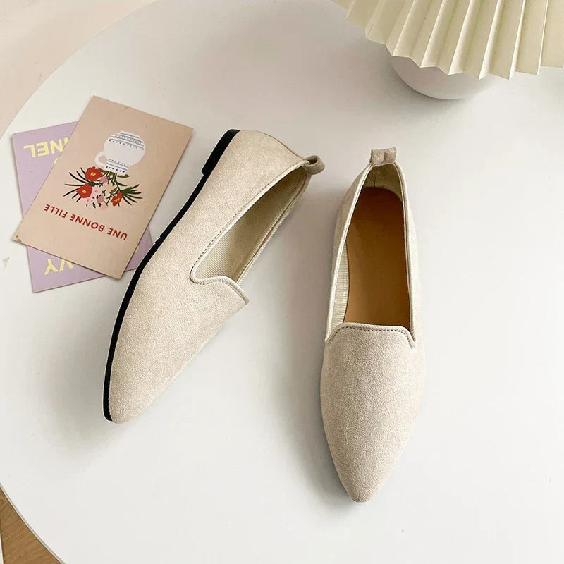 Lena - Slanke Slip-On Schoenen met Puntige Teen, Veilige Pasvorm en Platte Zool