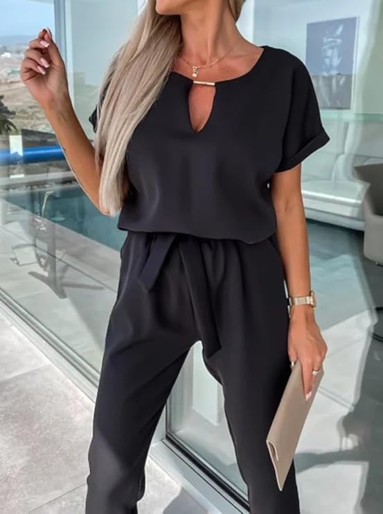 Selina - Stijlvolle jumpsuit met striksluiting en korte mouwen