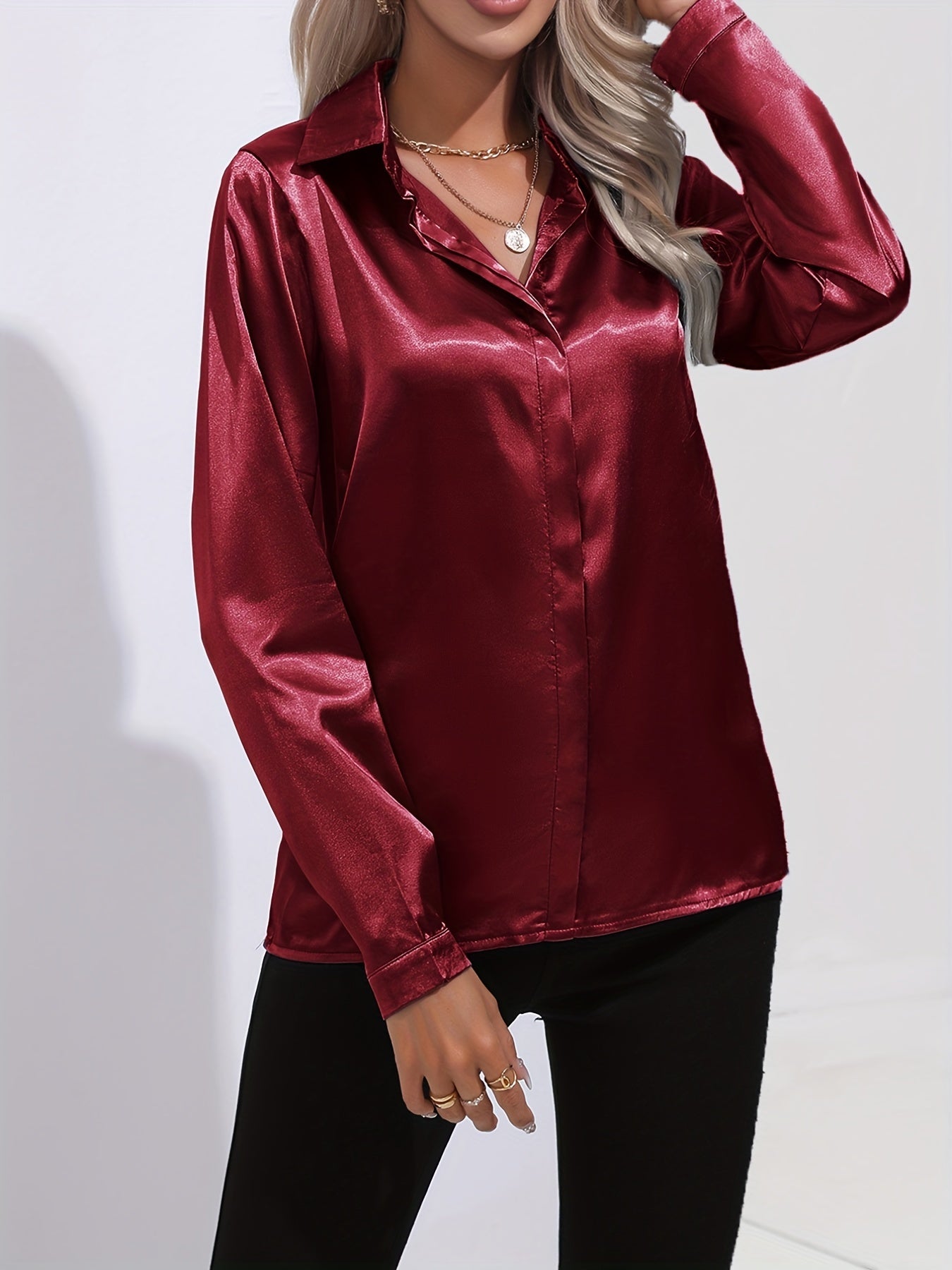 Leona - Casual Satijnen Blouse met een Verfijnde Glans