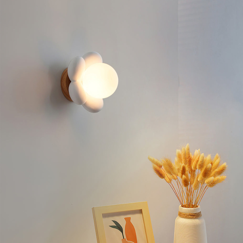 OakGlow – Houten wandlamp met glazen kap en harsafwerking
