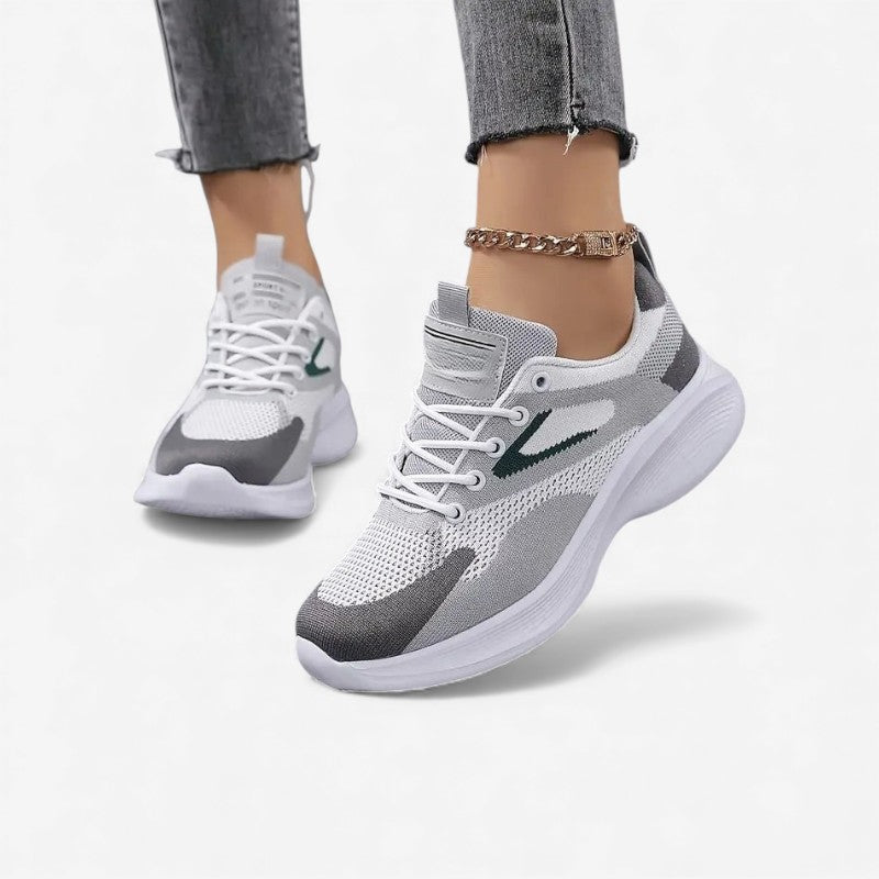 Fenna – Sneaker met ronde neus vetersluiting en antislip ontwerp