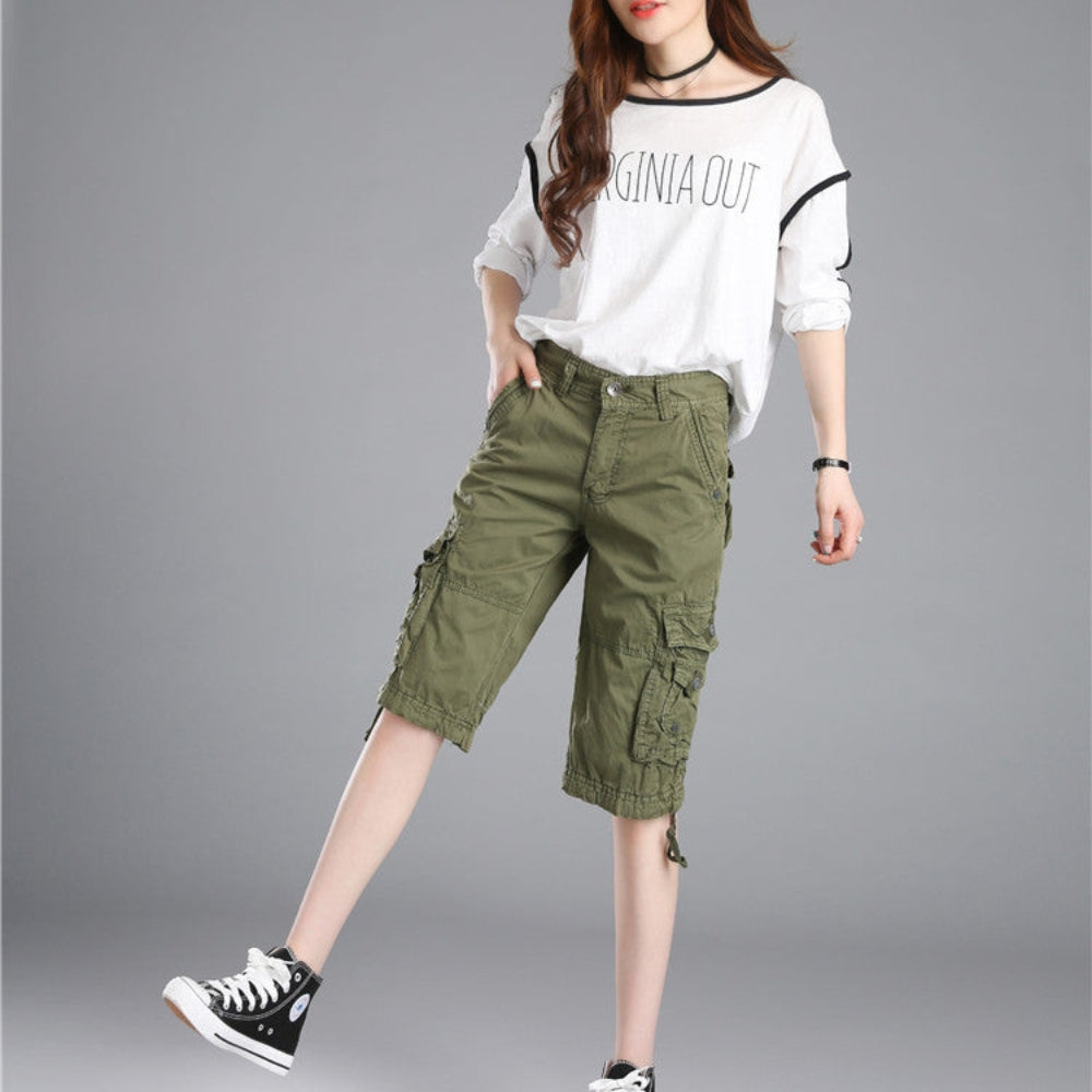 Alayna - Cargoshorts met middelhoge taille, knoopsluiting en functionele zakken