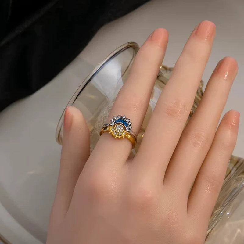 Jasmin – Verstelbare Metalen Set Couple Ringen met Zon- en Maankristal