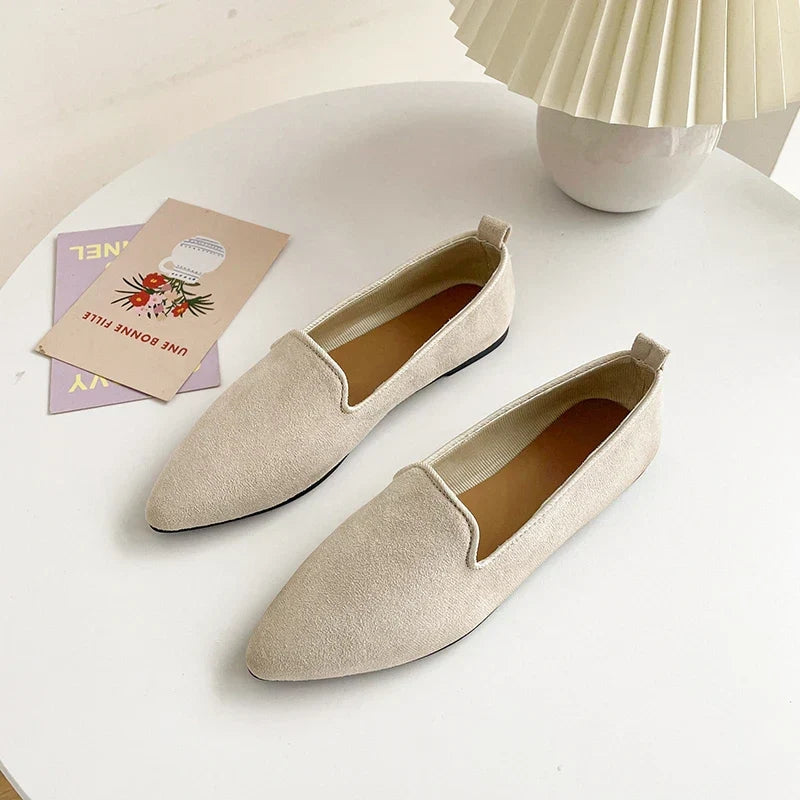 Lena - Slanke Slip-On Schoenen met Puntige Teen, Veilige Pasvorm en Platte Zool