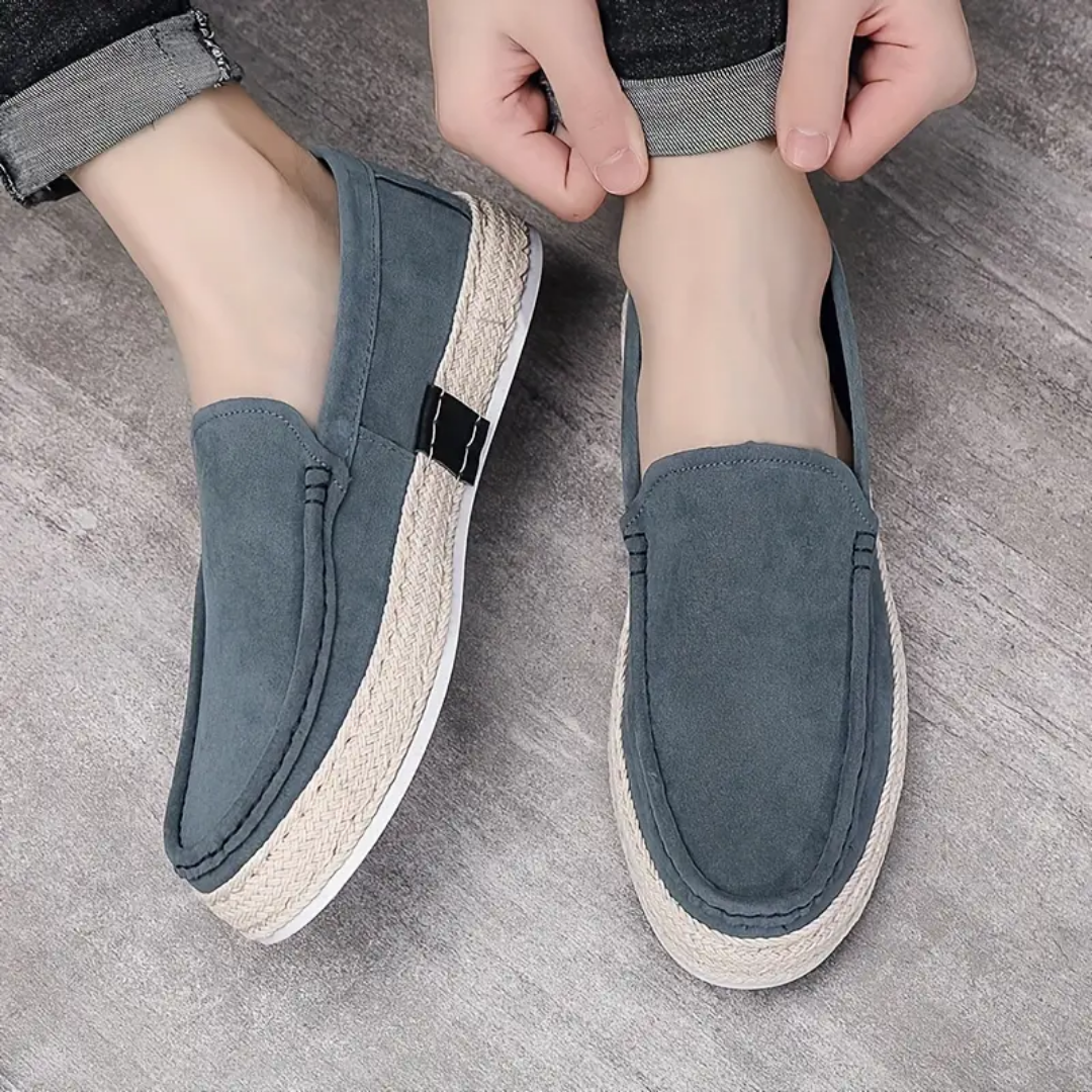 Aiden - Slip-On schoenen met gestructureerd bovenwerk en stevige zool