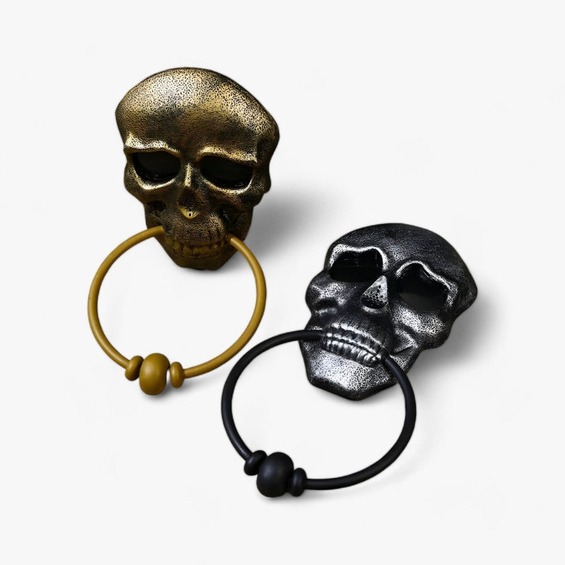 SkullGaze – Klassieke gotische schedel deurklopper met decoratieve ring