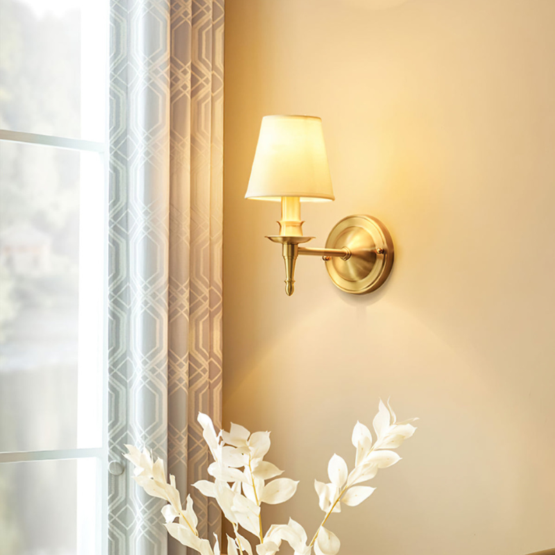 BrassicaLight – Wandlamp met linnen kap en messing afwerking
