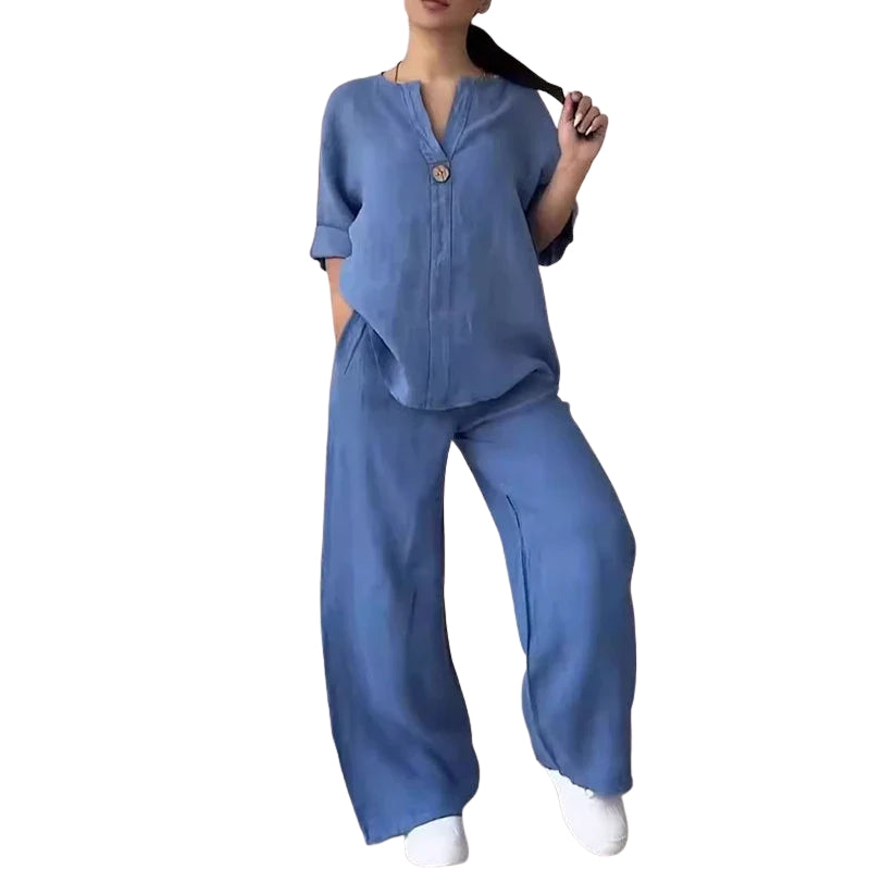 Liora – Losvallend Tweedelig Set met V-Hals Top en Broek met Wijde Pijpen
