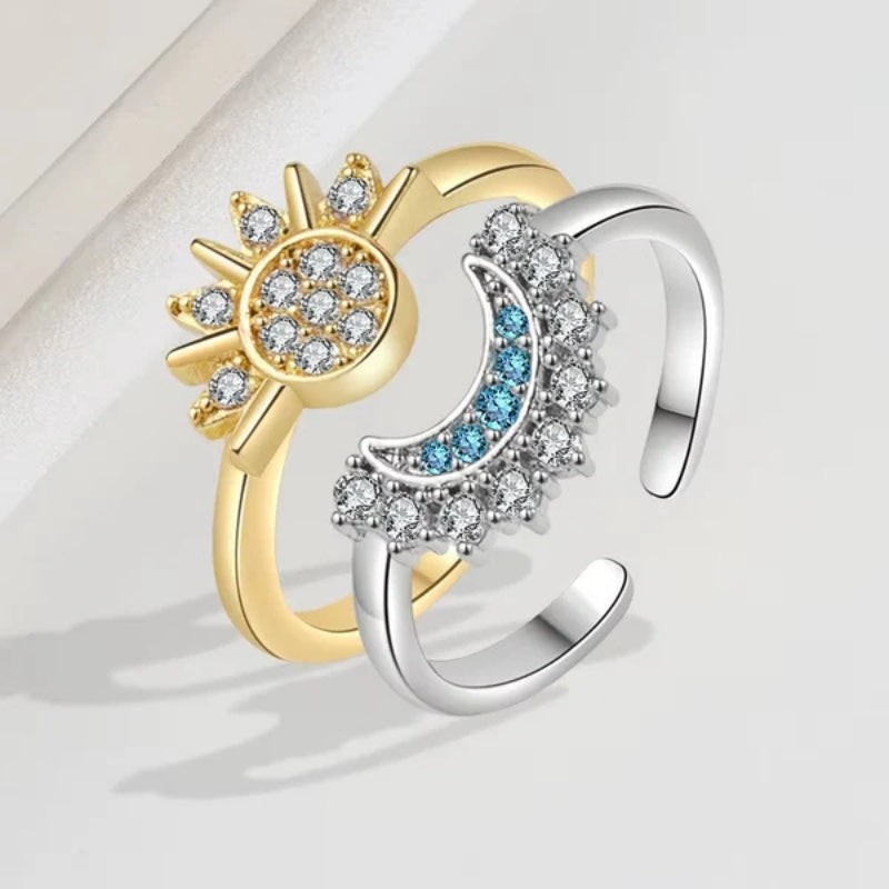 Jasmin – Verstelbare Metalen Set Couple Ringen met Zon- en Maankristal