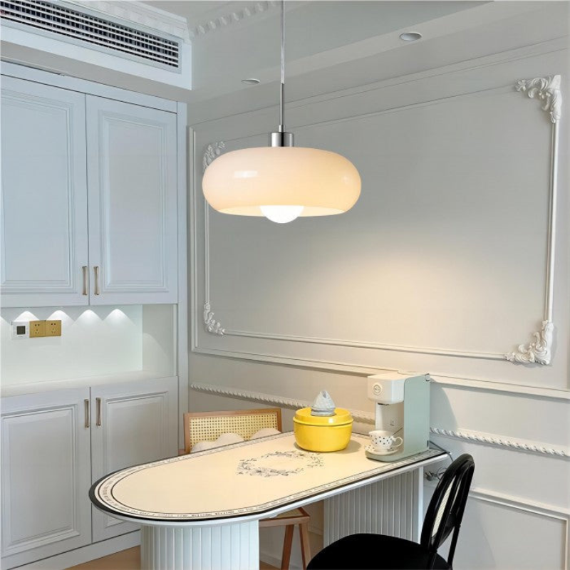 LumoSphere – Vintage Bauhaus Hanglamp met Gesculpteerde Glazen Kap