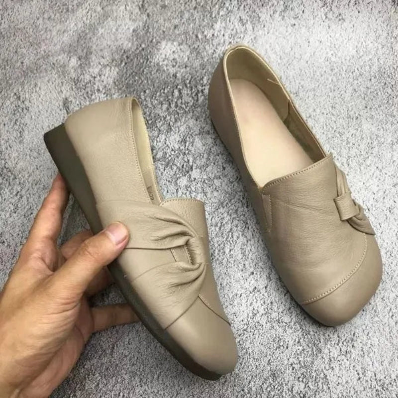 Amara - Elegante Slip On Schoenen met Afgeronde Voorkant en Ondersteunende Lage Hak