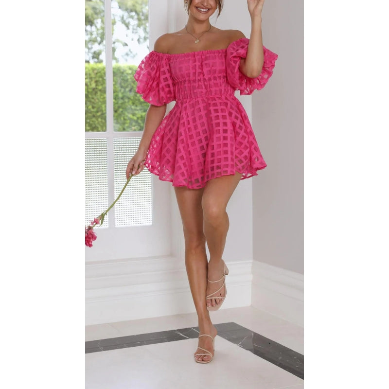 Seraphina – Modren Off-shoulder mini-jurk met pofmouwen en uitlopende rok