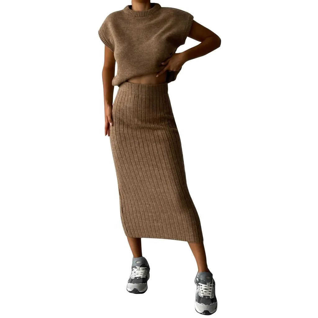 Sophia - Chic gebreid bijpassend setje met afgeknipte top en geribde midi-rok