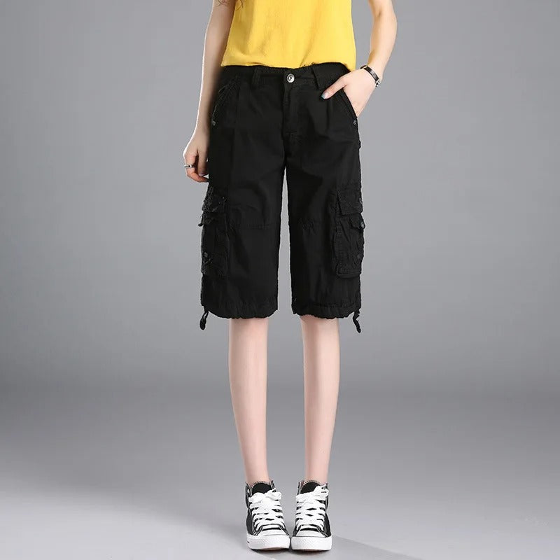 Lily - Cargo Shorts met knoopaccenten en meerdere zakken