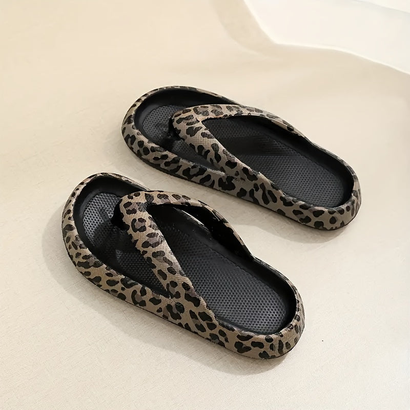 Saige – Moderne antislip pantoffels met luipaardprint en lichtgewicht zool